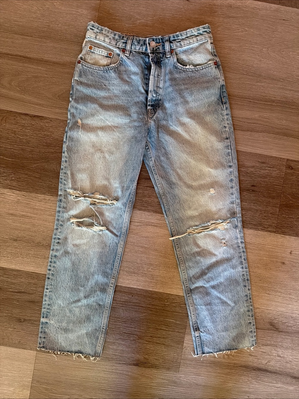 Zara women’s Light Blue Distressed Jeans Classic Straight Fit ankle size 6